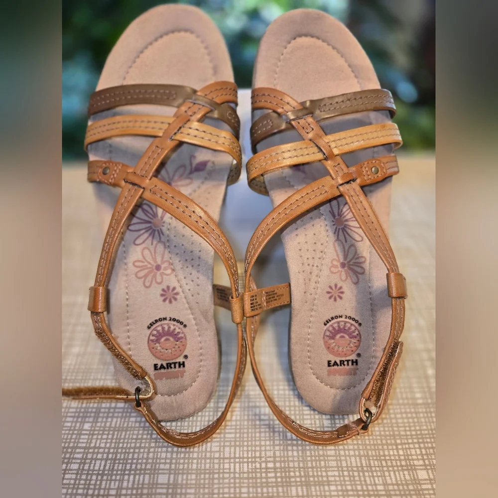 Women's Earth Spirit Beige and Camel Sandals - Picture 6 of 6